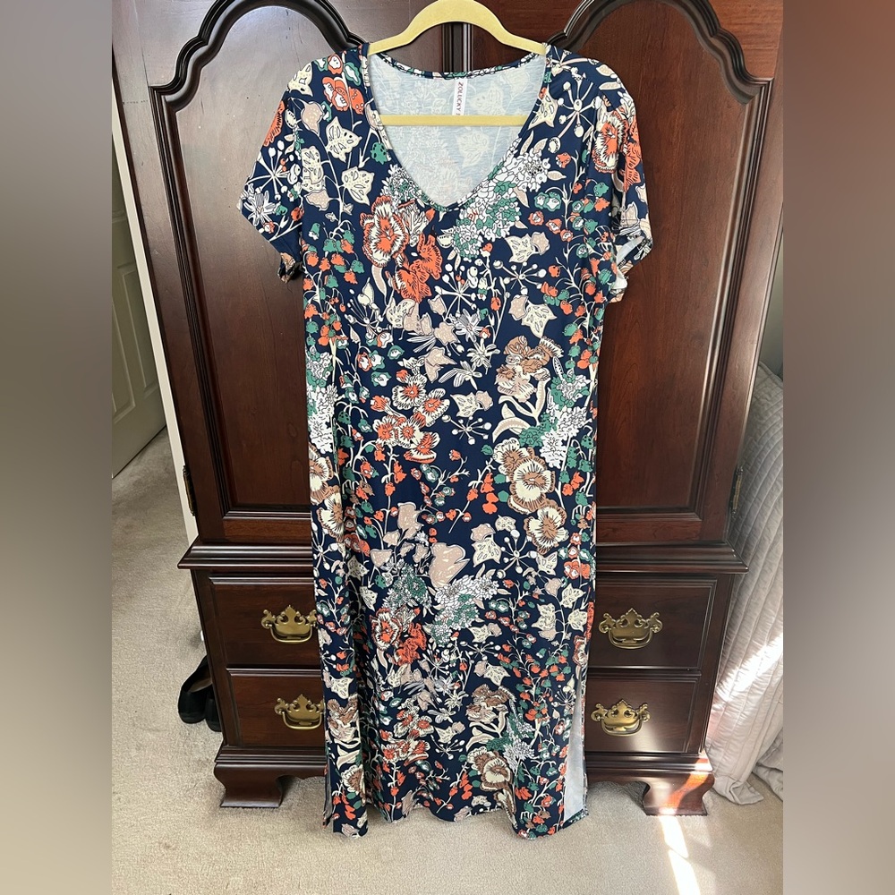 Floral V-Neck Maxi Dress